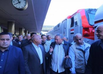 وزير النقل من محطة مصر : عدم خروج قطار إلا بعد التأكد من حالته الفنية 1