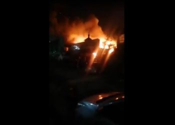 السيطرة على حريق داخل مخزن ثلاجات فى الأزبكية دون اصابات 4