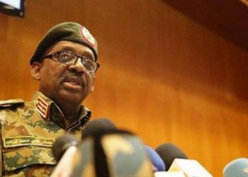 وصول جثمان وزير الدفاع السودانى إلى العاصمة الخرطوم 9
