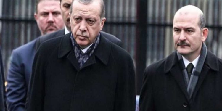 بسبب كورونا.. استقالة وزير الداخلية التركي "صور وفيديو" 1