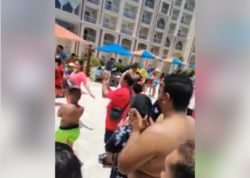 محافظ البحر الأحمر: غلق منشأة سياحية لظهور نزلائها يرقصون على الشاطئ مخالفين قرار التباعد 1