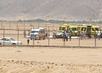 وفاة طيارين اثنين متأثرين بإصابتهما في تحطم طائرة بمطار الجونة "صور" 2