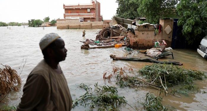 شاهد.. صحفي سوداني: الفيضانات تغرق شوارع الخرطوم 1