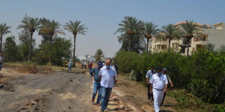 رئيس الجهاز مدينة العاشر : إزالة 7 مخالفات تغيير نشاط من سكني إلى تجاري بالمدينة بالتعاون مع الشرطة 1