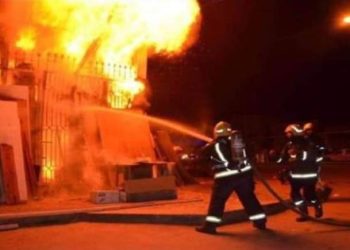 السيطرة على حريق هائل داخل مصنع "موبيليا" فى مدينة 6 أكتوبر 4
