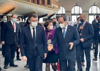 عاجل| السيسي يلتقي مع الرئيس الفرنسي "إيمانويل ماكرون" بـ مدينة بريست 2