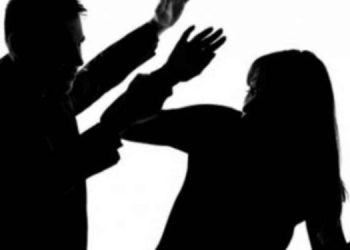 «فضل أولاده عني».. يعنف زوجته لتتنازل عن حقوقها الشرعية 1