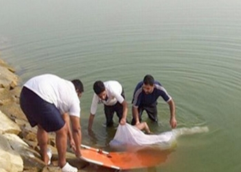 انتشال جثث شابين غرقا فى نهر النيل بالغربية 1