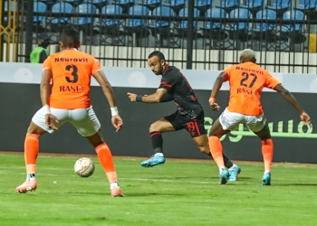 الأهلي يتخطى فاركو بثنائية في الدوري المصري الممتاز 3