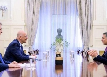 السفير المصري في أثينا يلتقي وزير خارجية اليونان 4