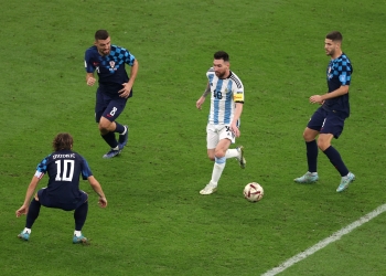 ميسي يفوز بجائزة رجل مباراة منتخب الأرجنتين ضد كرواتيا 2