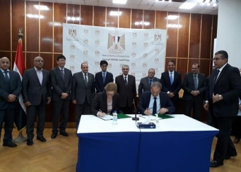 وزير الكهرباء يشهد توقيع عقد بين شركة سيمنس والشركة القابضة لكهرباء مصر 6