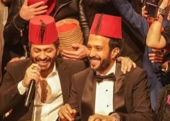 بالطربوش.. تامر حسني وأحمد عصام يعيدان مشهد «نور عيني» بعد 13 عاًما 4