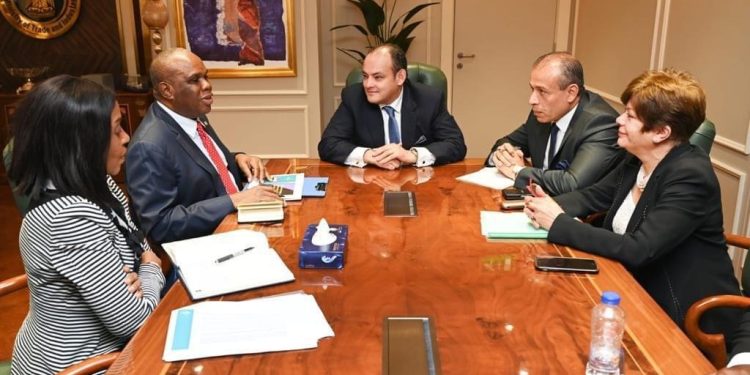 وزير التجارة يبحث مع وفد البنك الأفريقي ترتيبات استضافة القاهرة لمعرض التجارة البينية الأفريقي 1