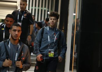 الأهلي يصل إلى ستاد القاهرة الدولي استعدادًا لخوض مباراة صن داونز 6