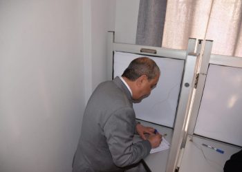 محافظ الإسماعيلية يدلي بصوته في الانتخابات الرئاسية 2024