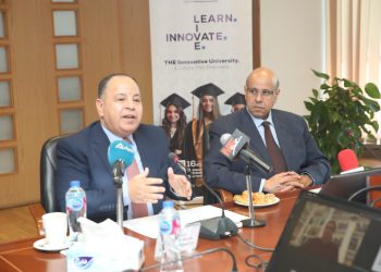 وزير المالية في حوار مفتوح مع طلاب وعمداء وأساتذة جامعة النيل الأهلية