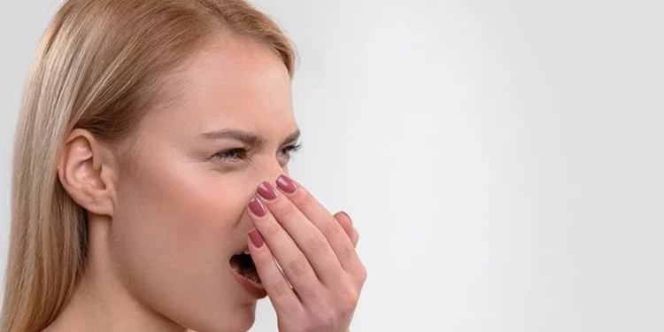 نصائح للتخلص من رائحة الفم الكريهه