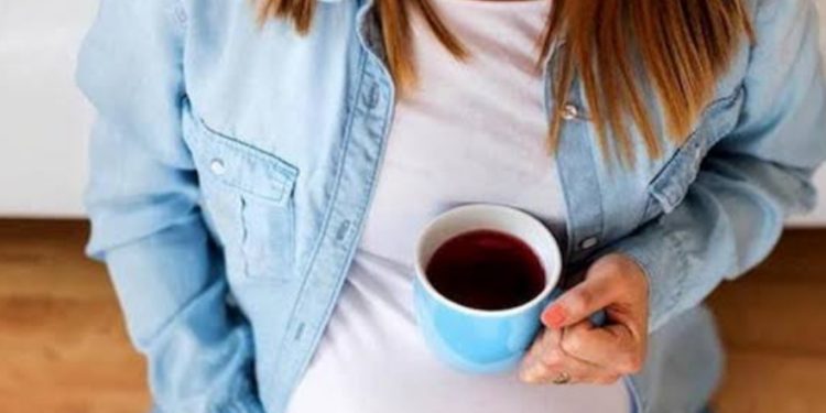 هل يمكن تناول الشاي والقهوة والنسكافيه في فترة الحمل؟.. أخصائي يجيب 1