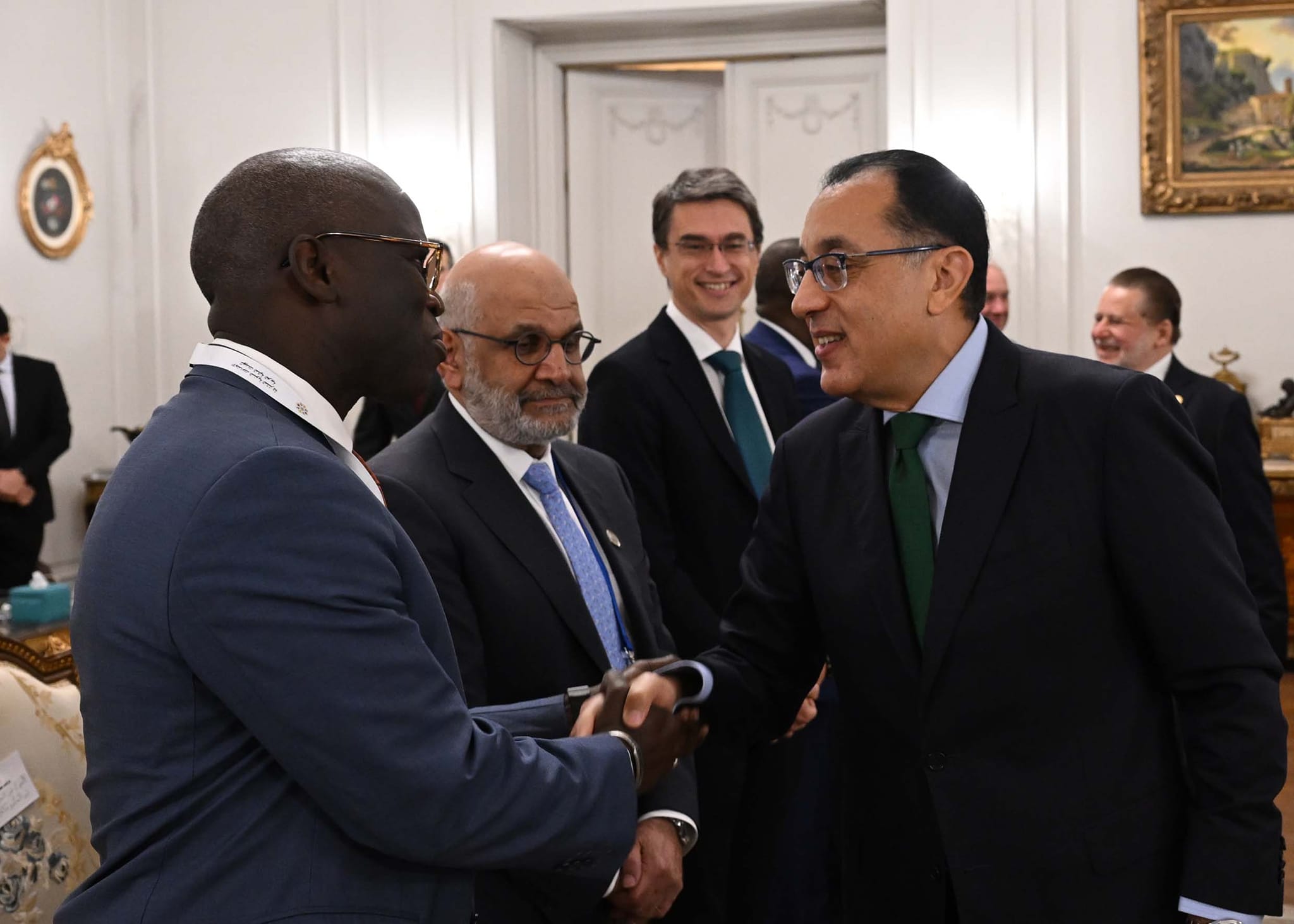 رئيس الوزراء يستعرض ملفات التعاون المشتركة مع نائب رئيس مجموعة البنك الدولي لمنطقة الشرق الأوسط وشمال أفريقيا 2