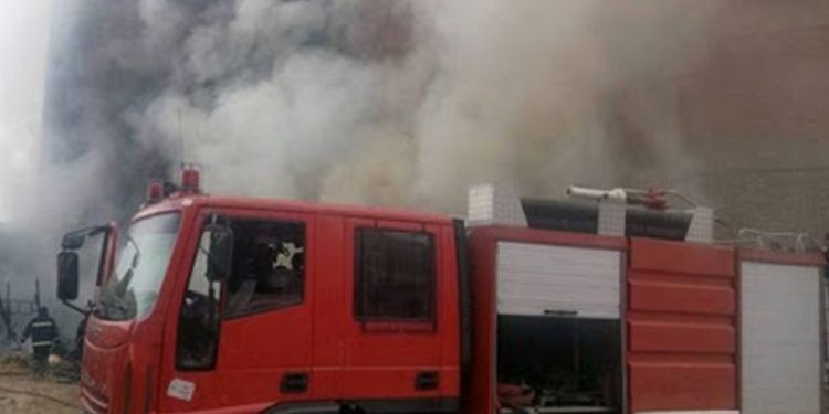 إصابة 10 أشخاص في حريق التهم عدة منازل بسوهاج