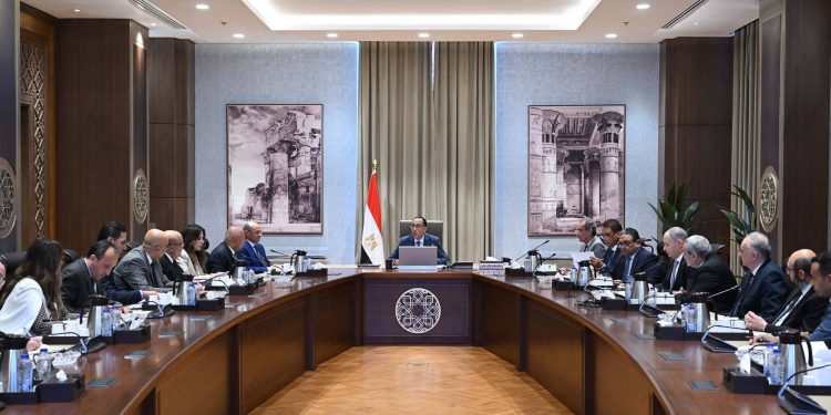 مصطفى مدبولي يتابع موقف عمل شركات النقل العاملة بنظام تكنولوجيا المعلومات في مصر 1