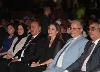 وزيرة الثقافة تفتتح فعاليات الدورة 44 للمعرض العام وتُكرم كبار مبدعي مصر والوطن العربي 5