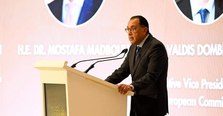 رئيس الحكومة يلقي كلمة افتتاحية خلال الحدث الجانبي الثالث لمؤتمر الاستثمار المصري ـ الأوروبي 1