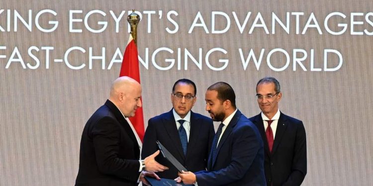 باستثمارات 600 مليون دولار.. مدبولي يشهد توقيع مذكرة تفاهم بين الشركة المصرية للاتصالات ومجموعة 4iG المجرية 1